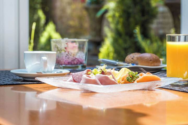 Breakfast/Coffee Service 54 of 114