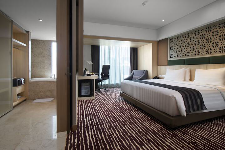 Room 7 of 25