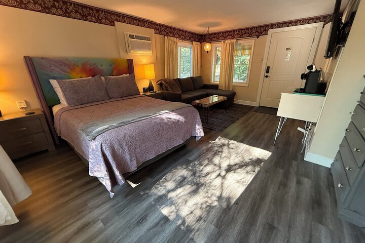 Room 30 of 65