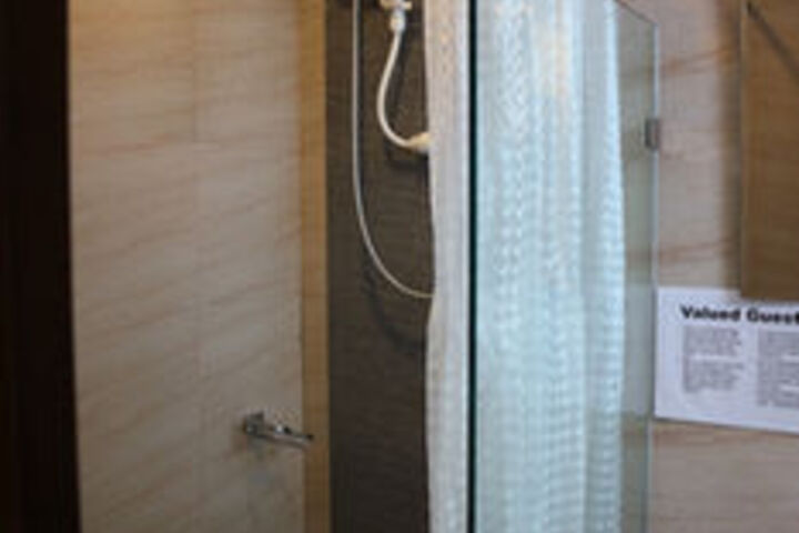 Room 4 of 38