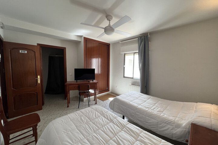 Room 15 of 36