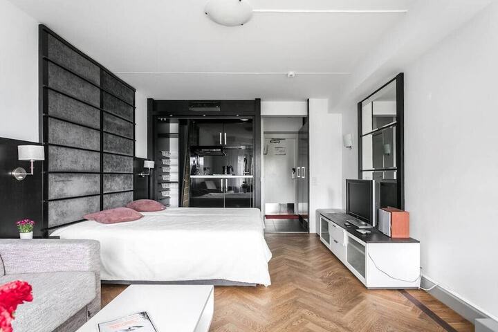Room 211 of 865