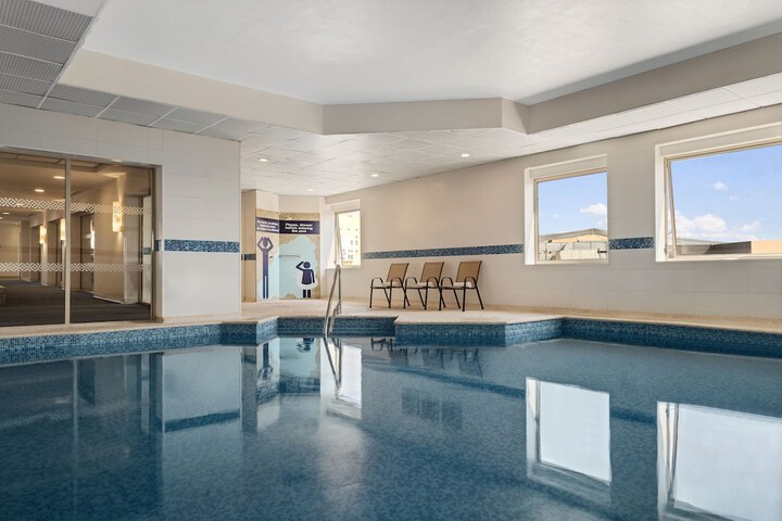 Pool Hotel