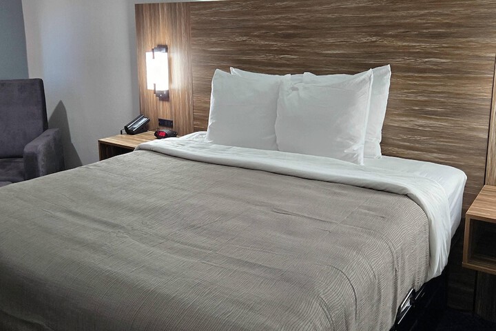 Room 19 of 38