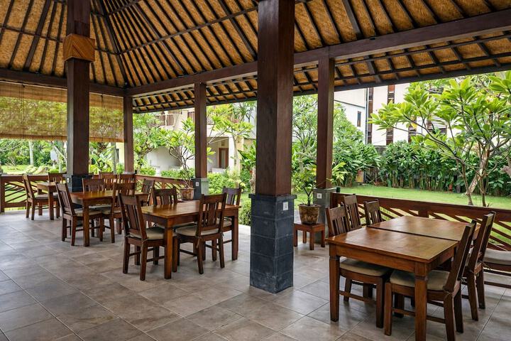 Dining Photos