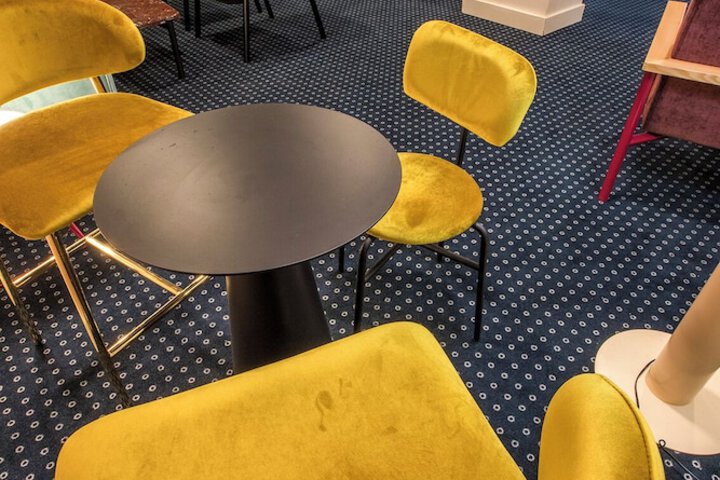 Room 76 of 136