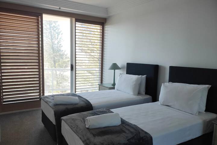 Room 27 of 114