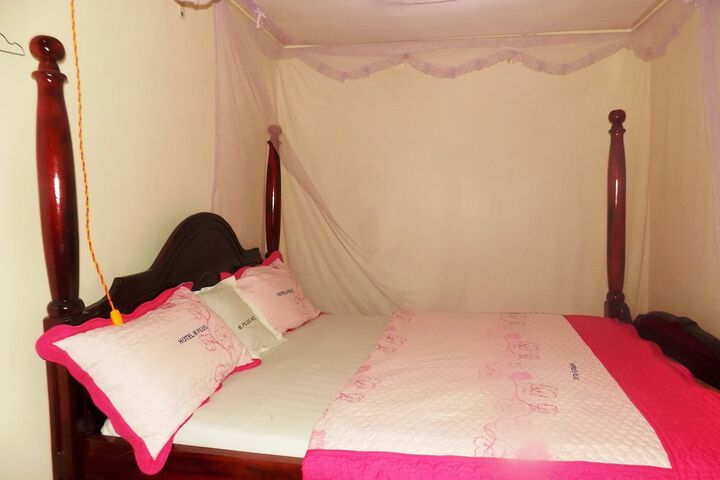Room 6 of 37