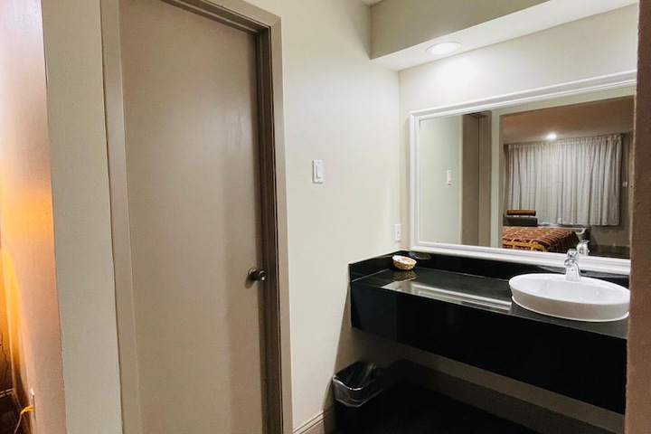Room 20 of 36