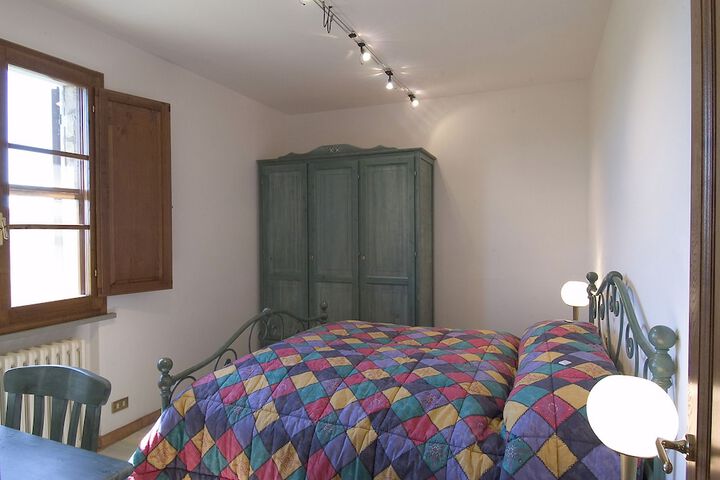 Room 7 of 68