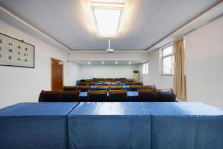Room 9 of 23