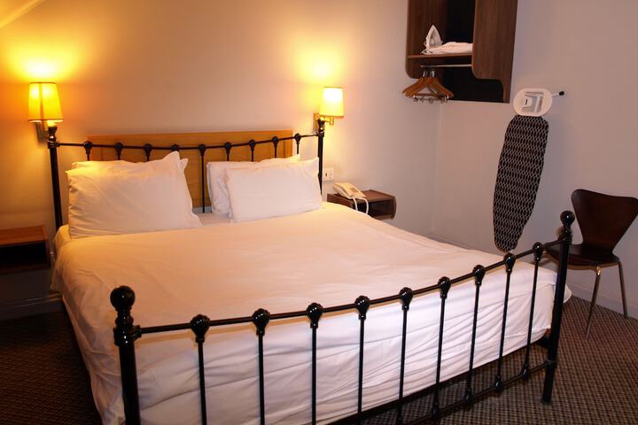 Room 32 of 236