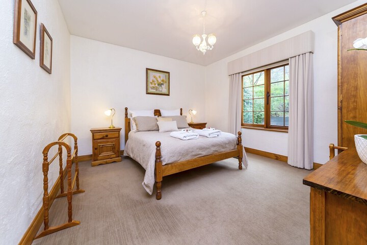 Room 6 of 30