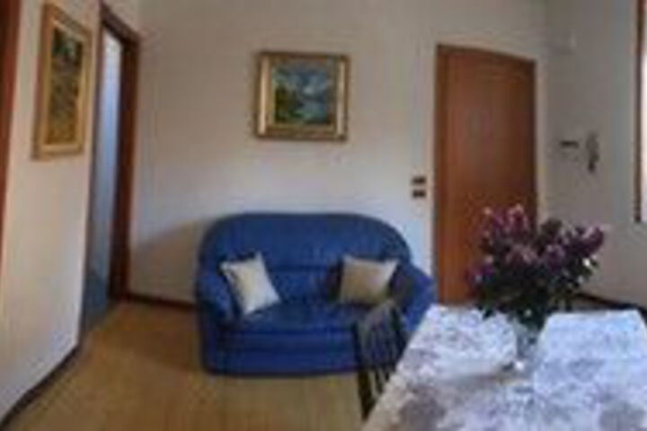 Room 393 of 499