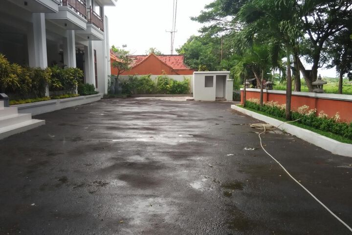 Property Grounds 49 of 52