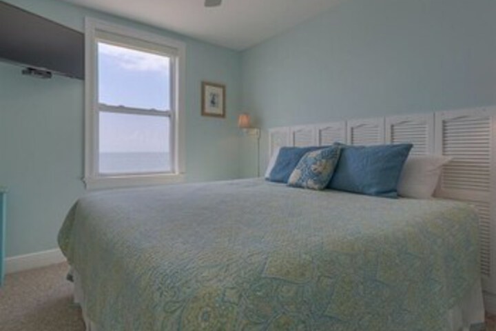 Room 65 of 77