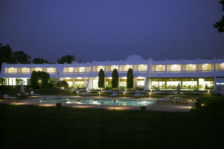 Hotel Pool