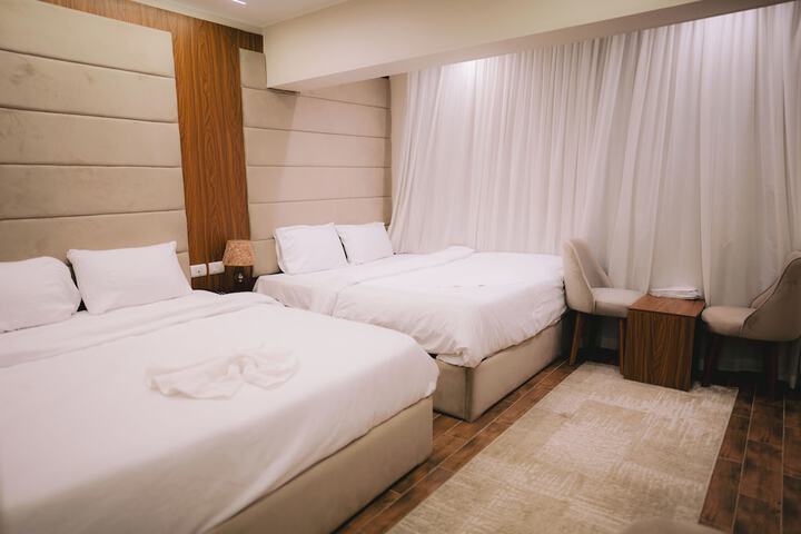 Room 21 of 77