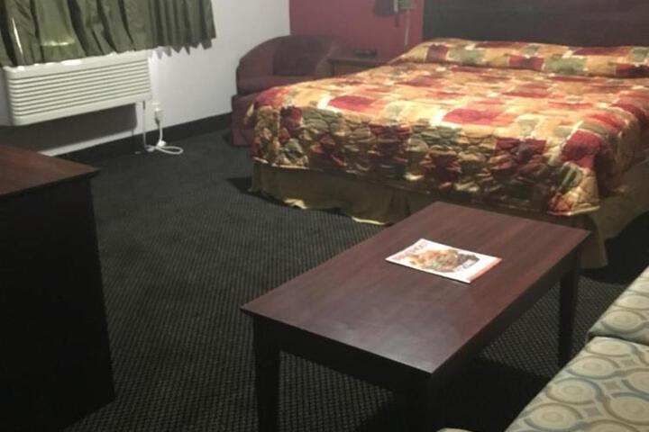 Basic Single Room 1 King Bed (2 of 2)