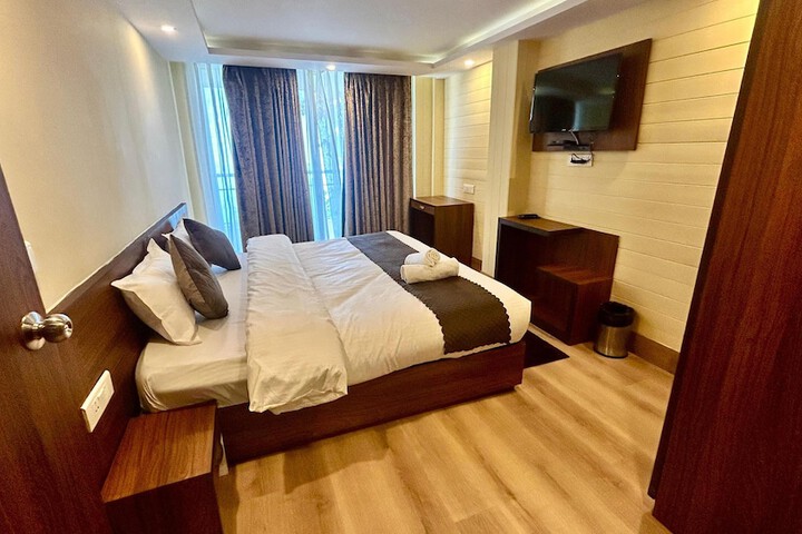 Room 31 of 64