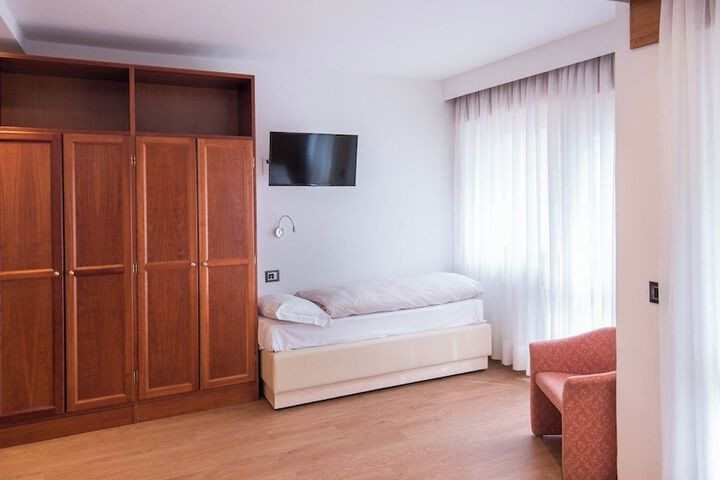 Room 20 of 53