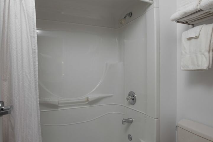 Classic 2 Double Beds (2 of 7)