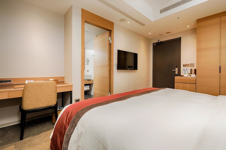 Room 16 of 105