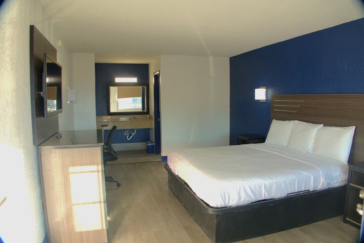 Room 17 of 32