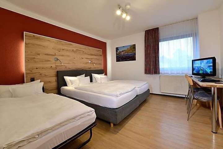 Room 4 of 39