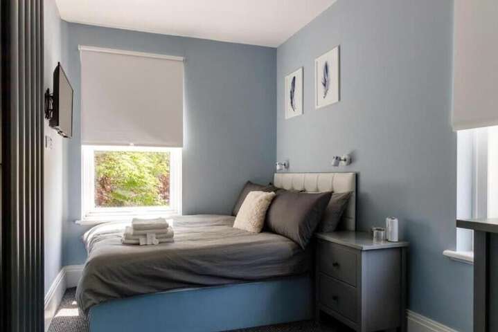Room 7 of 19