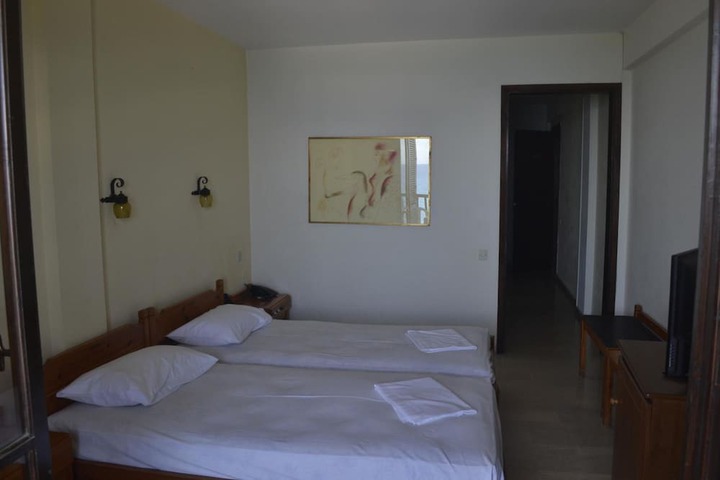 Room 16 of 59