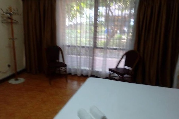 Room 10 of 46