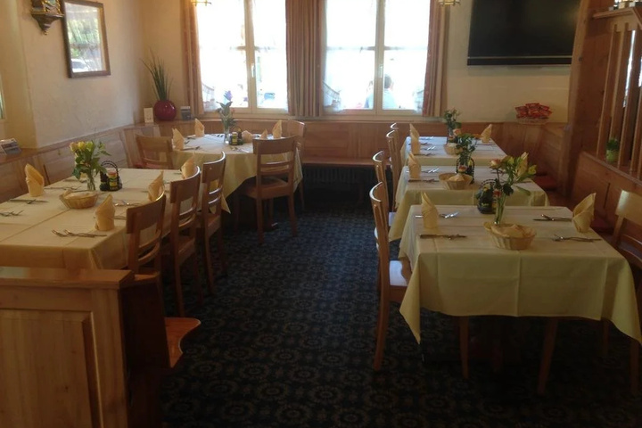 Dining 15 of 20