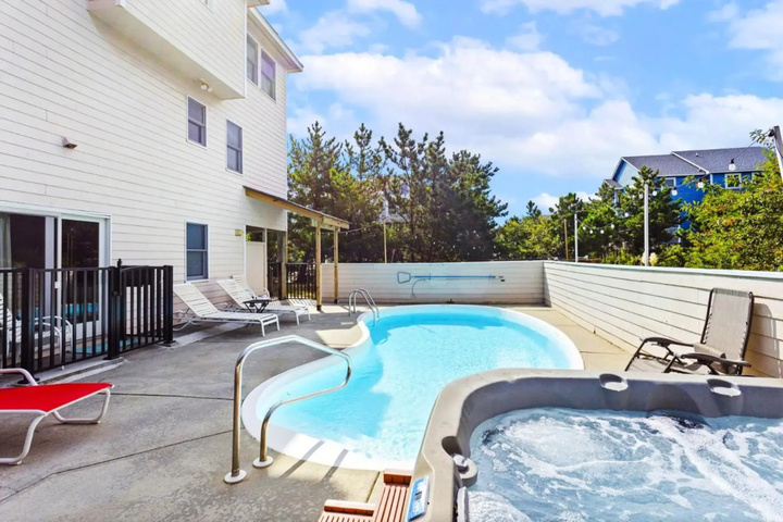 Pool 13 of 21