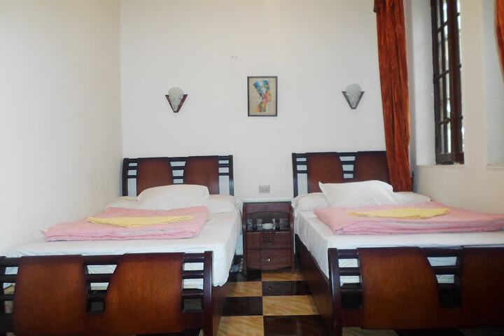 Room 3 of 37