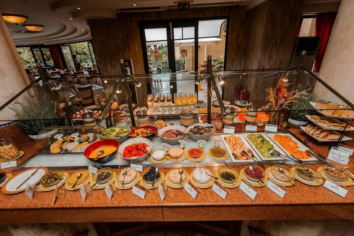 Dining 62 of 89