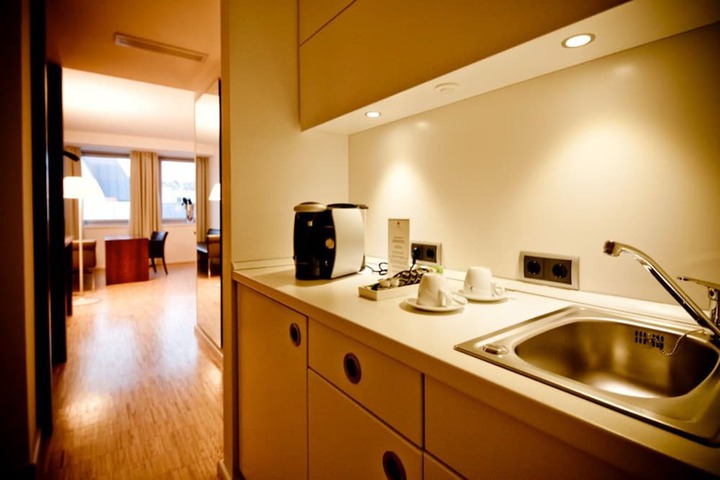 Room 16 of 42