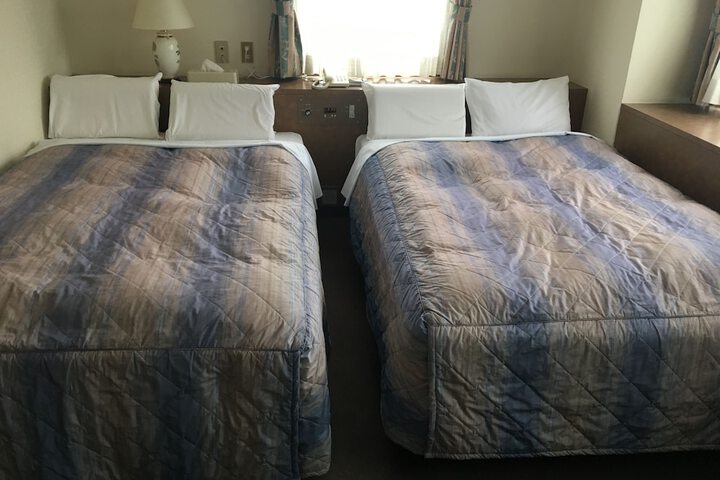 Room 4 of 38