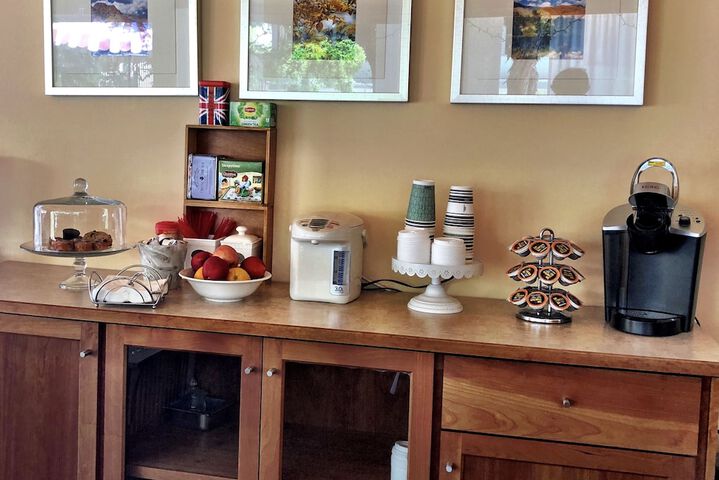 Breakfast/Coffee Service 18 of 36