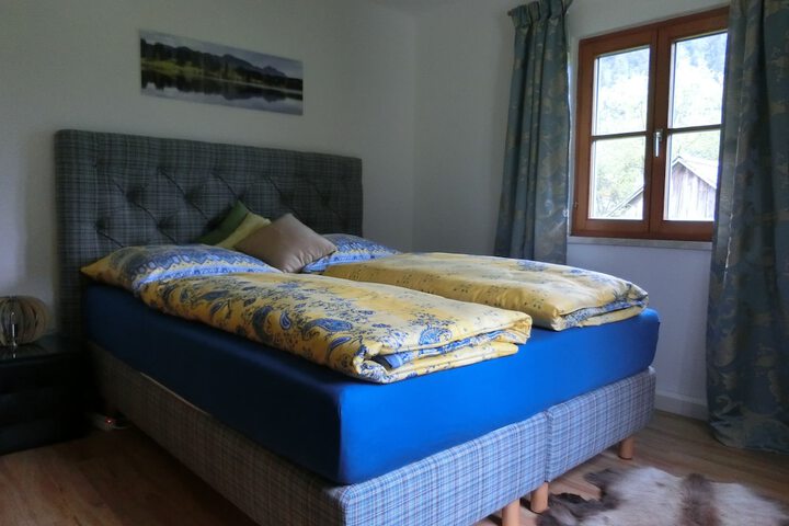 Room 3 of 62