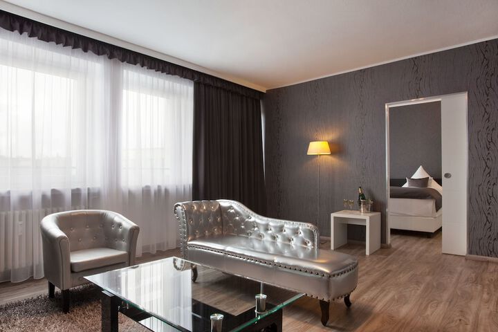 Room 15 of 62