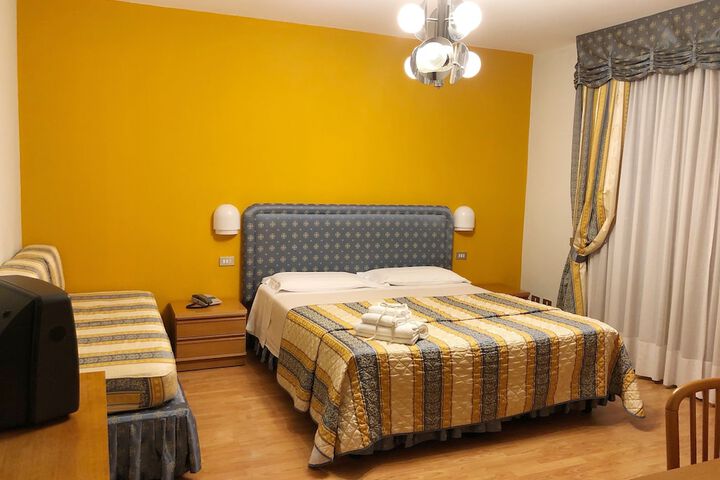 Room 26 of 79