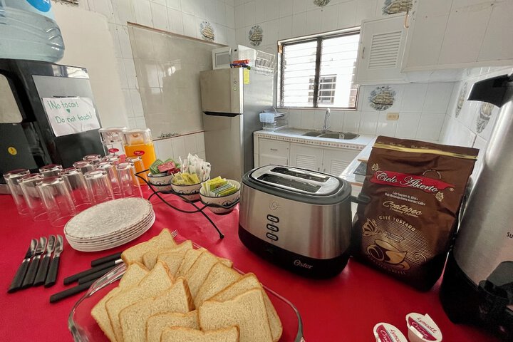 Breakfast/Coffee Service 98 of 108