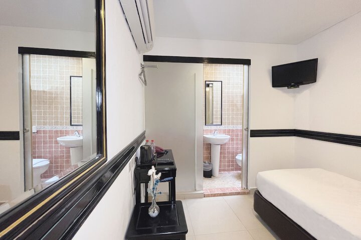 Room 12 of 47