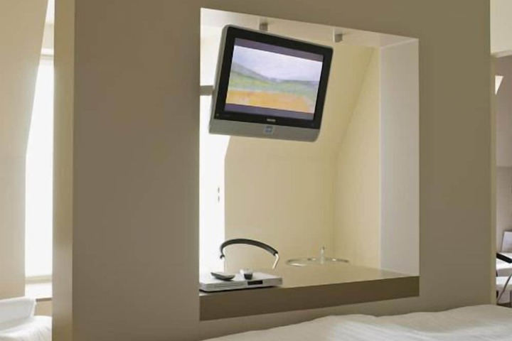Room 50 of 79