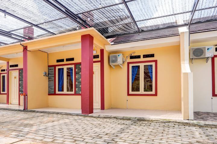 Exterior of Hotel O Homestay Pasir Padi Permai Syariah