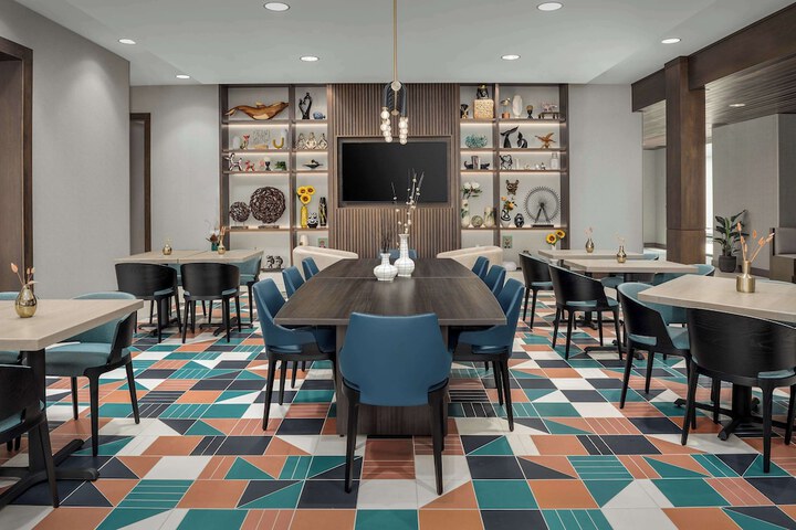 Hotel Interior 5 of 38