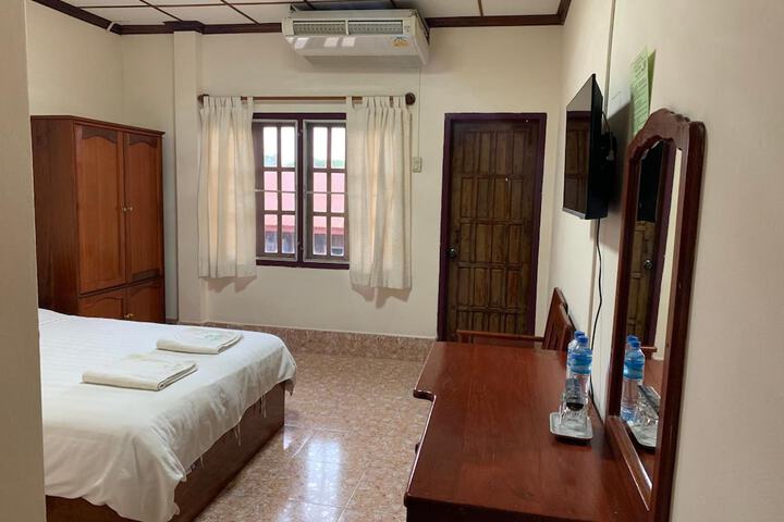 Room 27 of 61