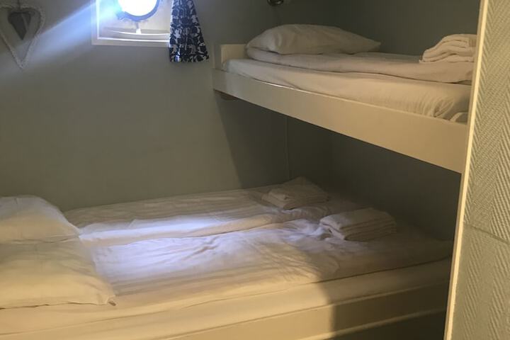 Room 16 of 50