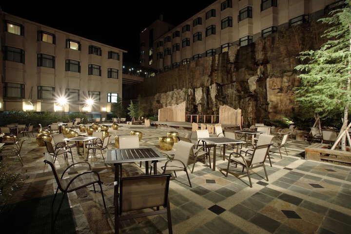 Hotel Exterior 32 of 37